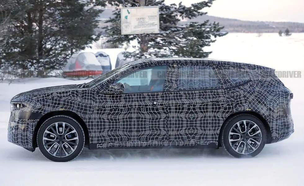 На замену BMW X3 идет электромобиль — photo 2