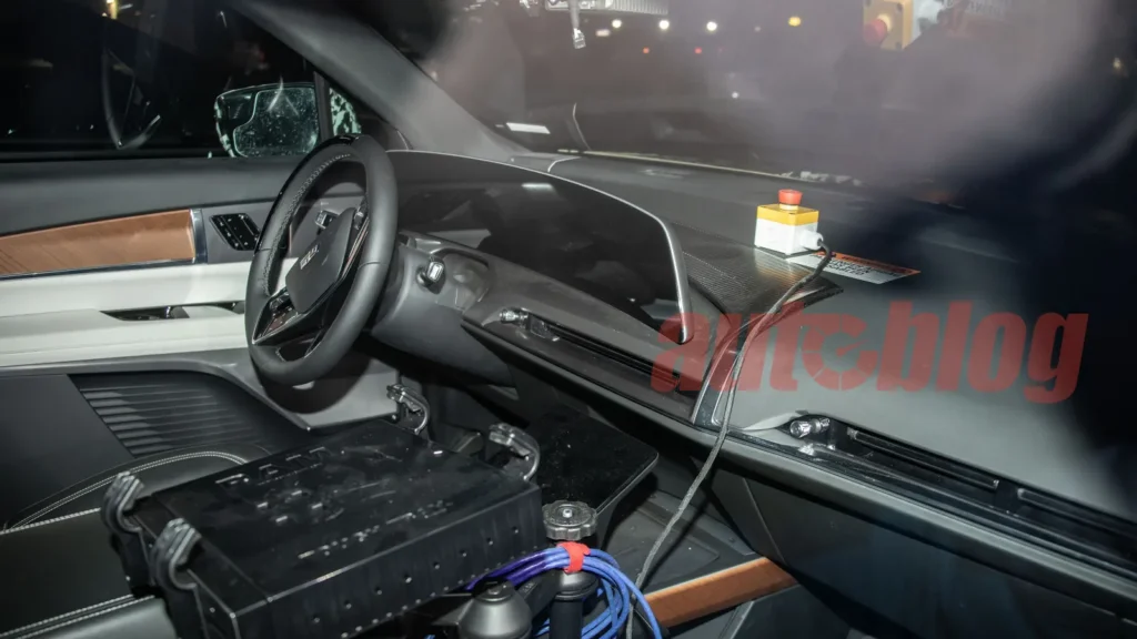 Шпигуни підгледіли інтер’єр Cadillac Vistiq — photo 2