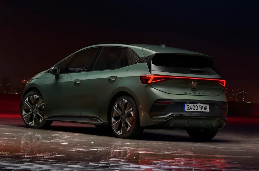 Заряджений хот-хетч Cupra Born VZ матиме понад 300 к.с. — photo 4