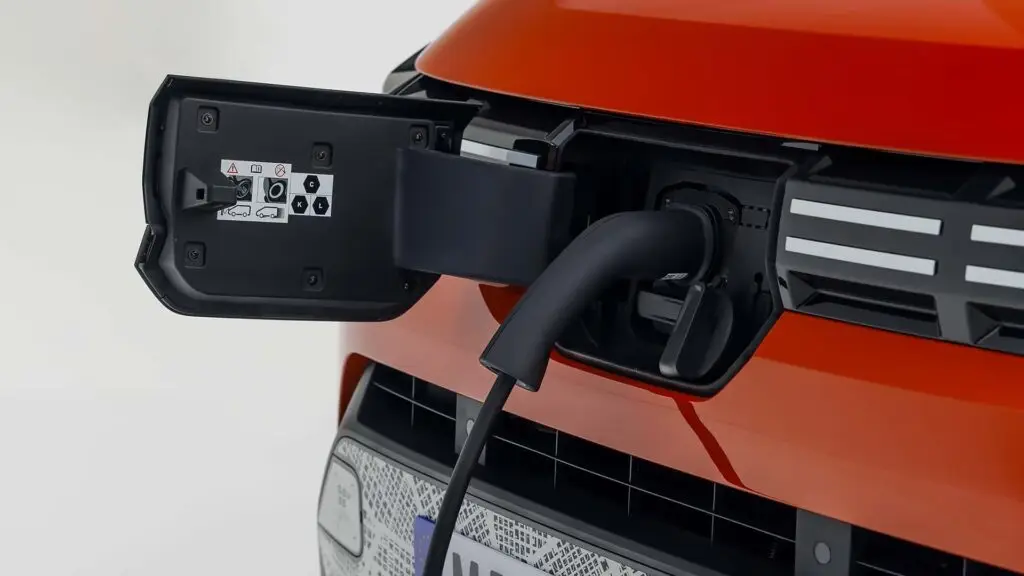 Нова Dacia Spring – дешевий і модний електромобіль — photo 9