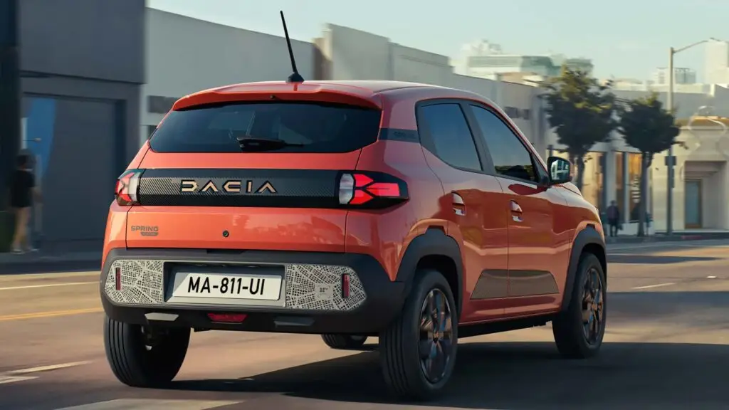 Нова Dacia Spring – дешевий і модний електромобіль — photo 4