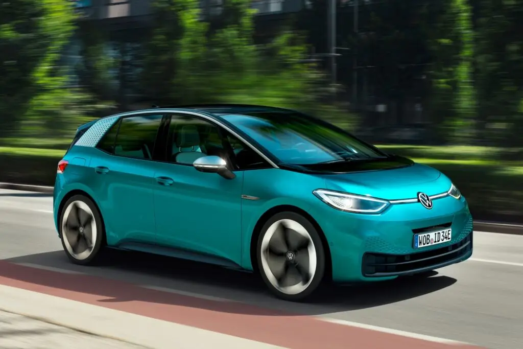 Електричний Volkswagen Golf може вбити ID.3 — photo 2
