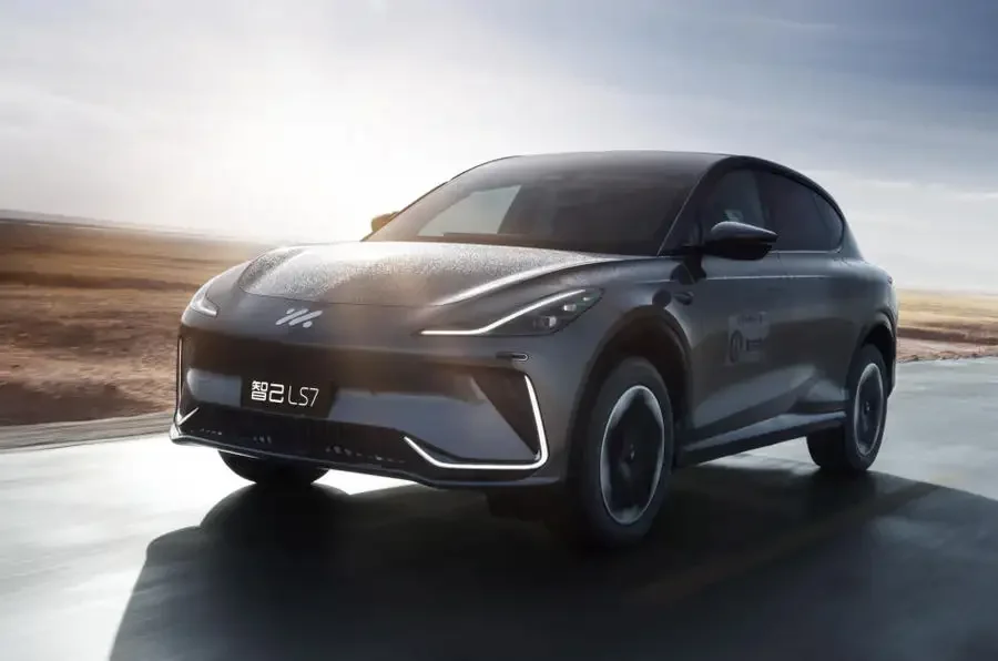 IM Motors покаже в Женеві седан L6 — photo 4