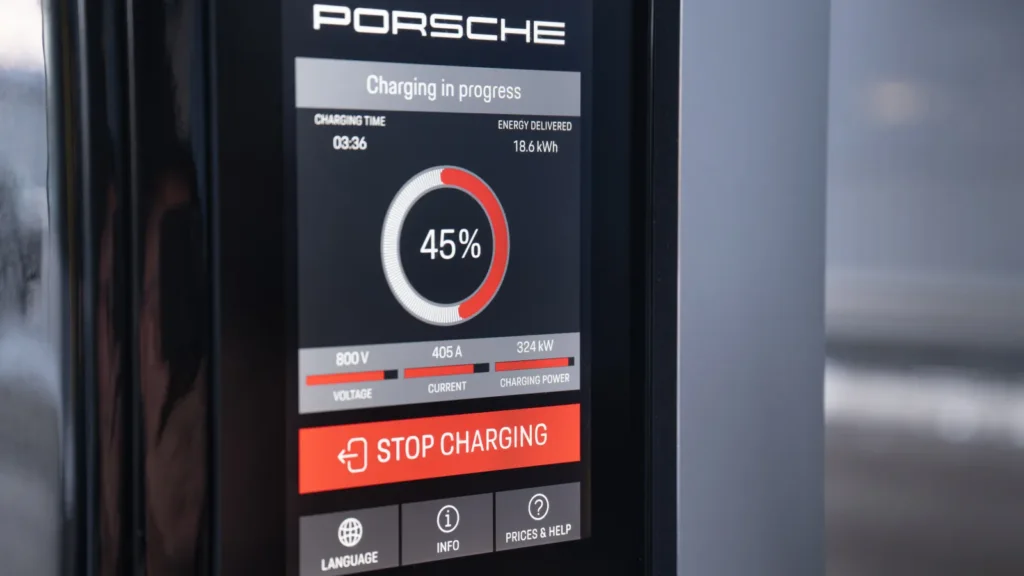 Представлено значно оновлений Porsche Taycan — photo 12