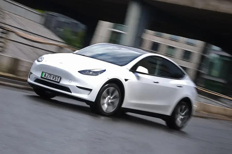 Tesla Model Y став найбільш продаваним в ЄС — photo 2