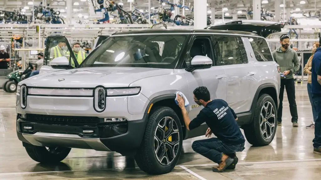 Rivian скорочує робочі місця — photo 2