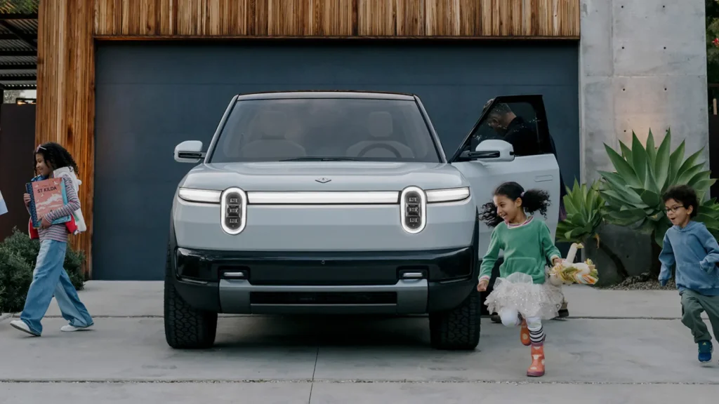 Дебютував Rivian R2: швидкий та відносно доступний кросовер — photo 2