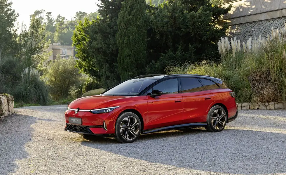 VW представив ID.3 GTX EV Hot Hatch та ID.7 GTX Wagon — photo 4