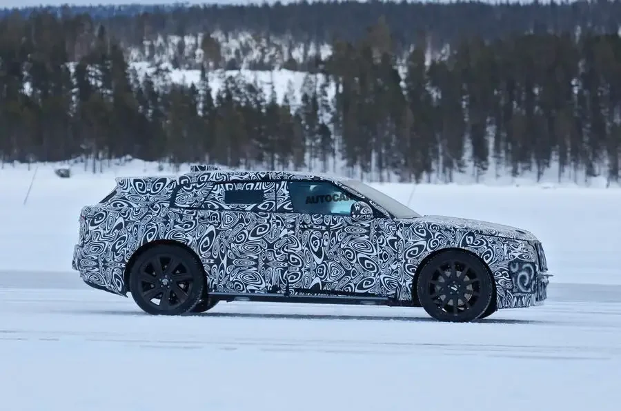 Електричний Range Rover Velar матиме “вільні руки” — photo 2