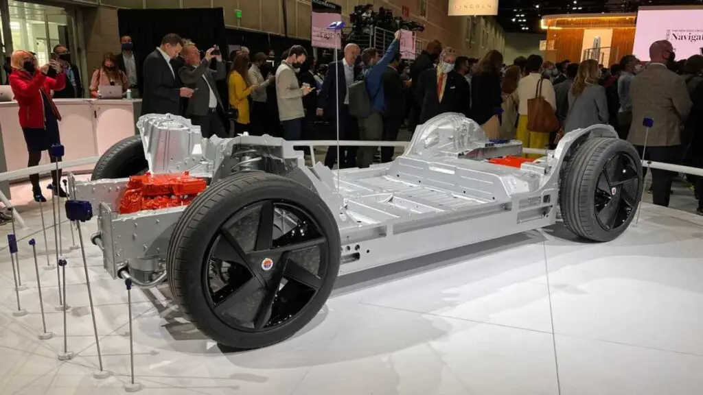 Fisker хочет объединиться с другим автопроизводителем — photo 3