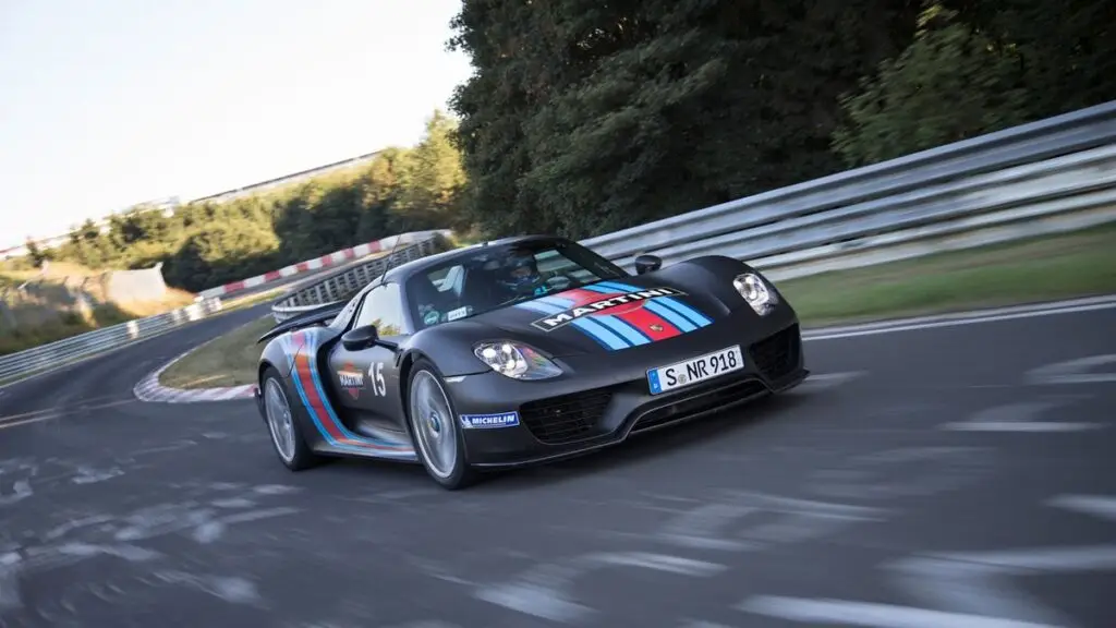 Что известно о трековом Porsche Taycan? — photo 2
