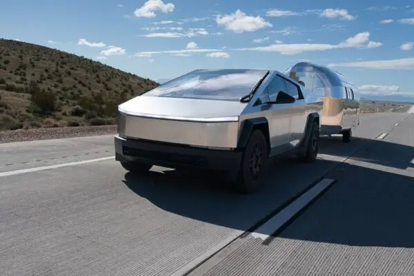 Tesla Cybertruck програв Model X за дальністю буксирування? — photo 7720