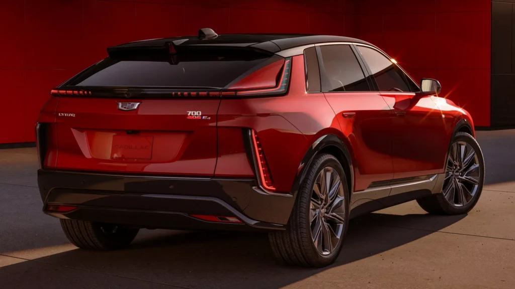 У Cadillac Lyriq и Tesla Cybertruck проблемы — photo 2