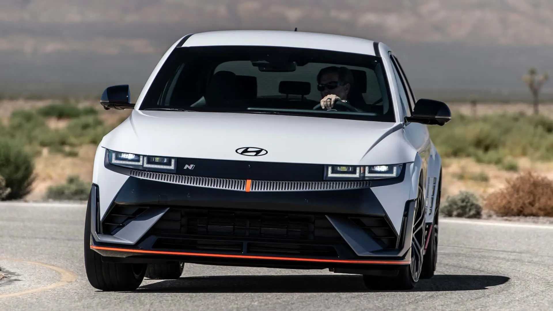 Покупці Hyundai Ioniq 5 N отримають безкоштовний домашній зарядний пристрій  — photo 7314