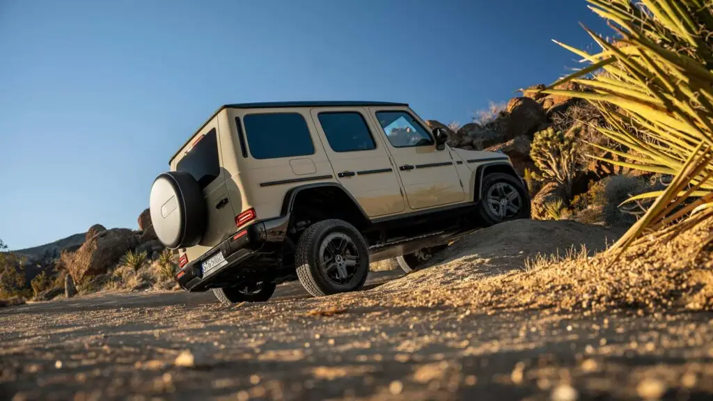Серійний Mercedes G580 EQ отримав 4 електромотори — photo 7