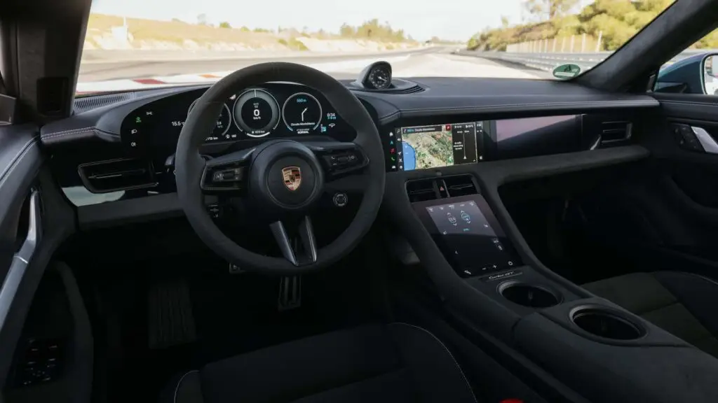 Що робить Porsche Taycan Turbo GT особливим? — photo 4