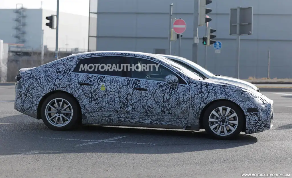 Электрический Mercedes C-класса проходит испытания — photo 2