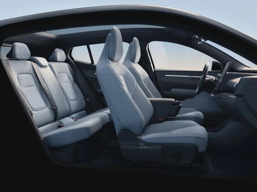 Тест-драйв Volvo EX30: Премиальный минимализм — photo 8