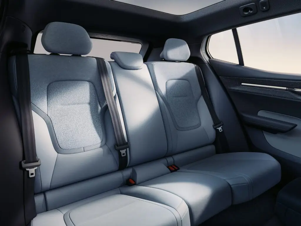 Тест-драйв Volvo EX30: Премиальный минимализм — photo 15