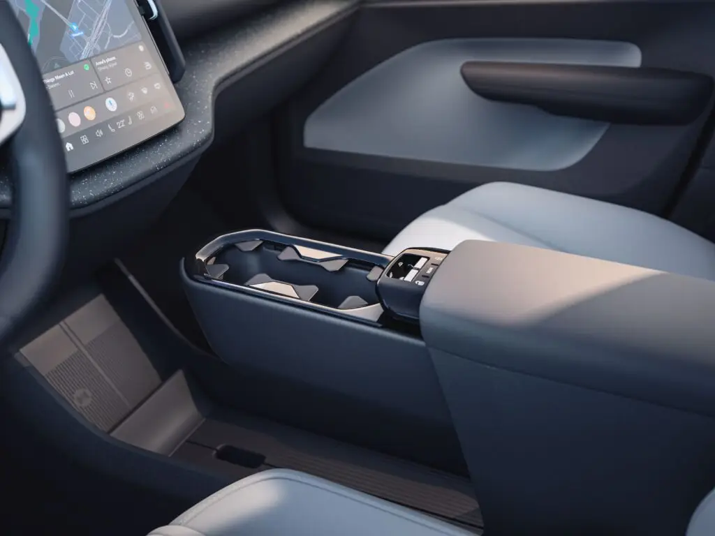 Тест-драйв Volvo EX30: Премиальный минимализм — photo 11