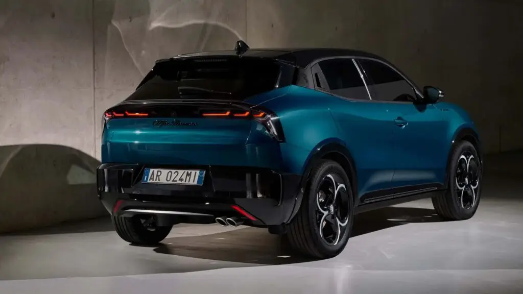 Alfa Romeo представила электрический Milano — photo 3