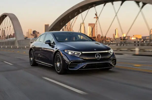 Наступний Mercedes EQS буде звичайним седаном — photo 7442