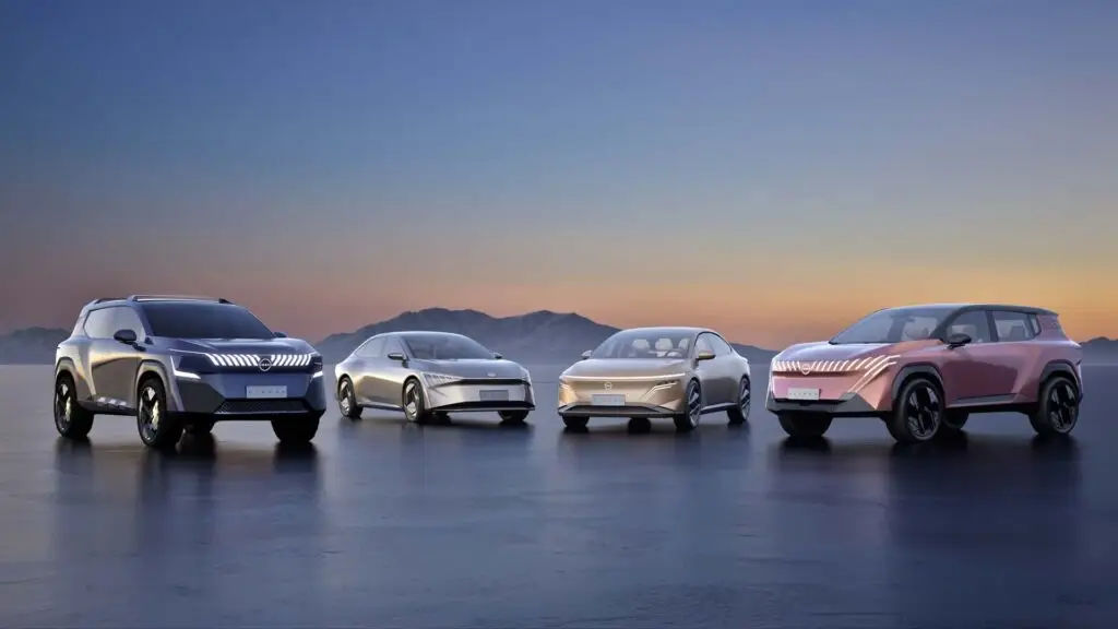 Nissan не забуває про седани — photo 4