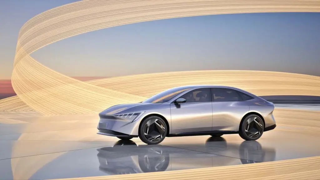 Nissan не забуває про седани — photo 2