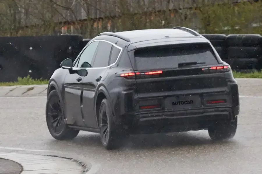 Porsche готовит электрический семиместный кроссовер! — photo 2 Porsche готовит электрический семиместный кроссовер! — photo 2