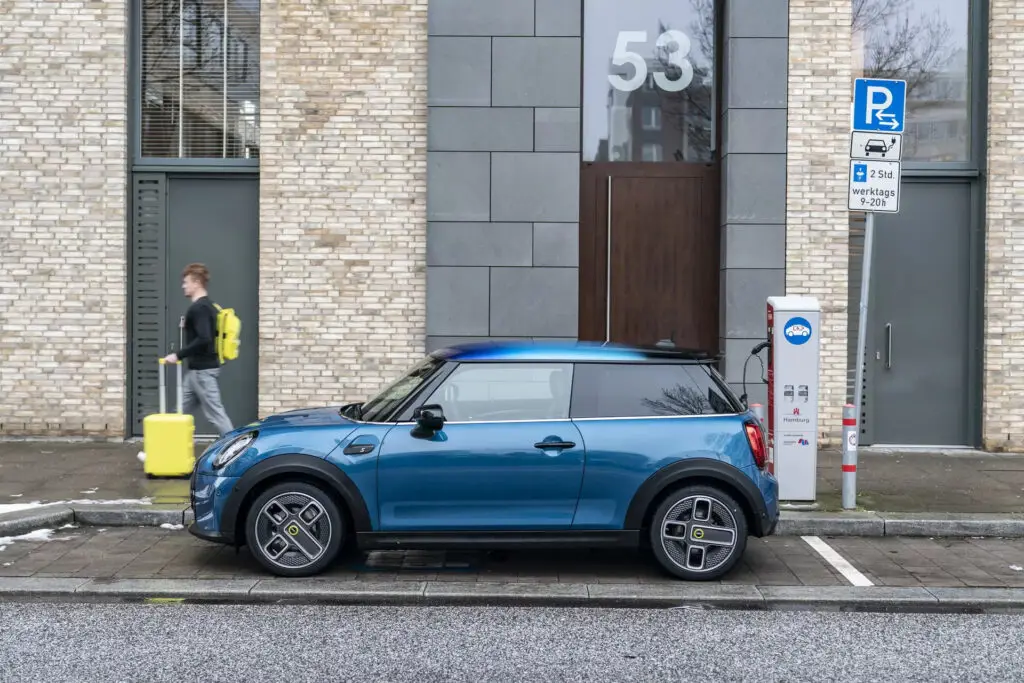 Mini відкликає Cooper SE через ризик займання акумулятора — photo 2