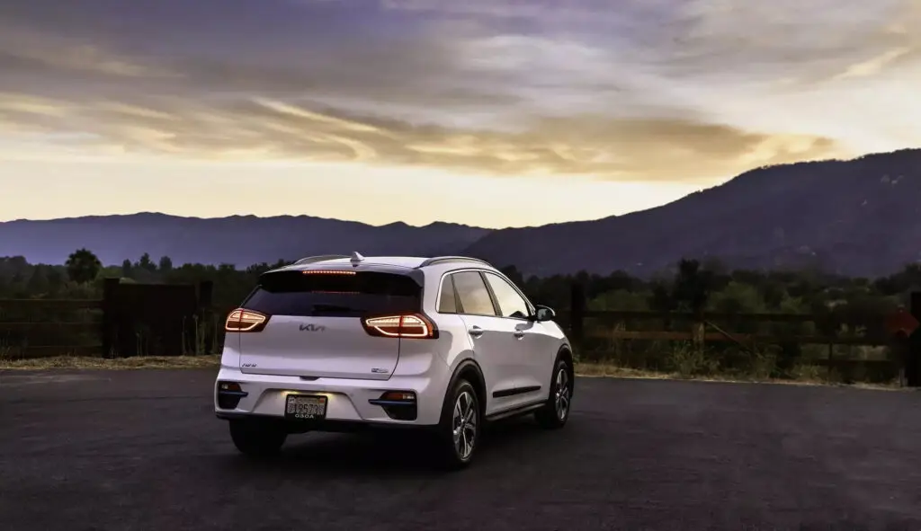 Електромобілі Kia Niro EV відкликають через пожежонебезпеку — photo 2