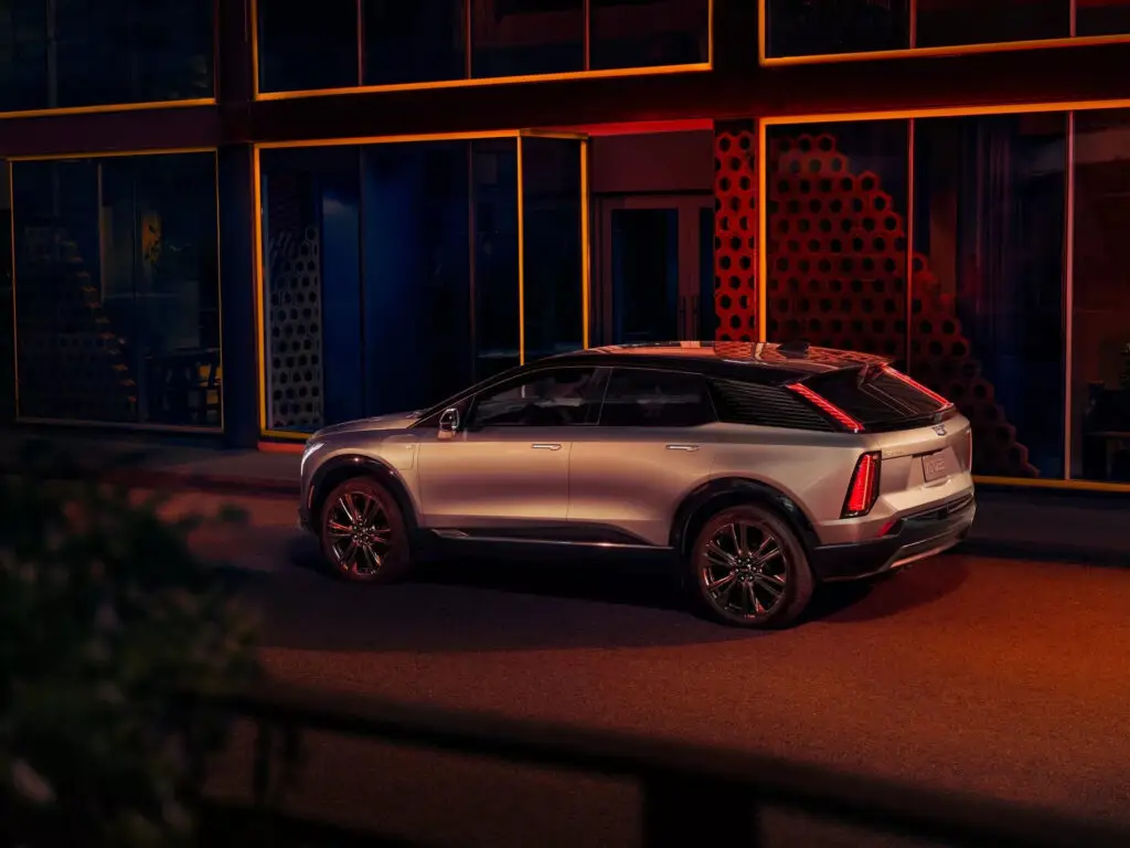 Новий Cadillac Optiq коштує більше, ніж Tesla Model Y Performance — photo 3