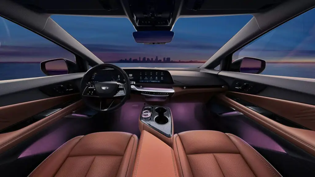 Cadillac Optiq розмістився на сходинку нижче за Lyriq — photo 2