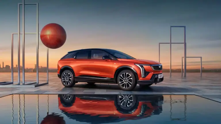 Cadillac Optiq розмістився на сходинку нижче за Lyriq — photo 8736