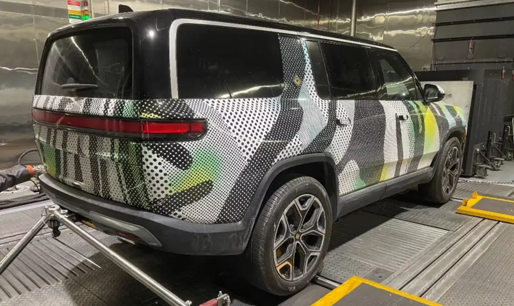 Оновлений Rivian R1 отримає LFP акумулятор та тепловий насос — photo 2