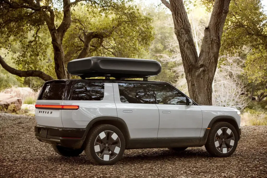 Rivian отримав $827 млн від влади на створення R2 — photo 2