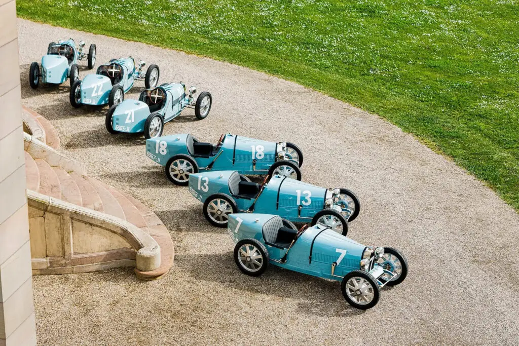 Спеціальна електрична версія Bugatti має всього 13 к.с. — photo 6