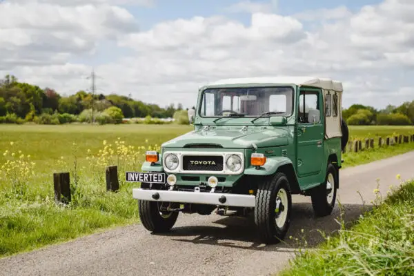 Старенький Toyota FJ40 отримав серце від Tesla — photo 8847