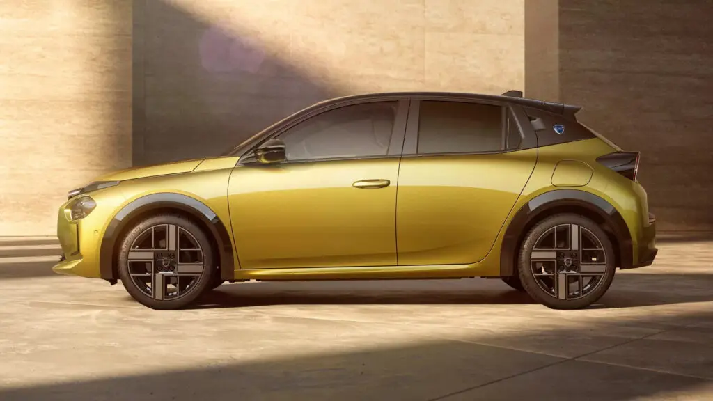Стали известны цены и комплектации Lancia Ypsilon — photo 2