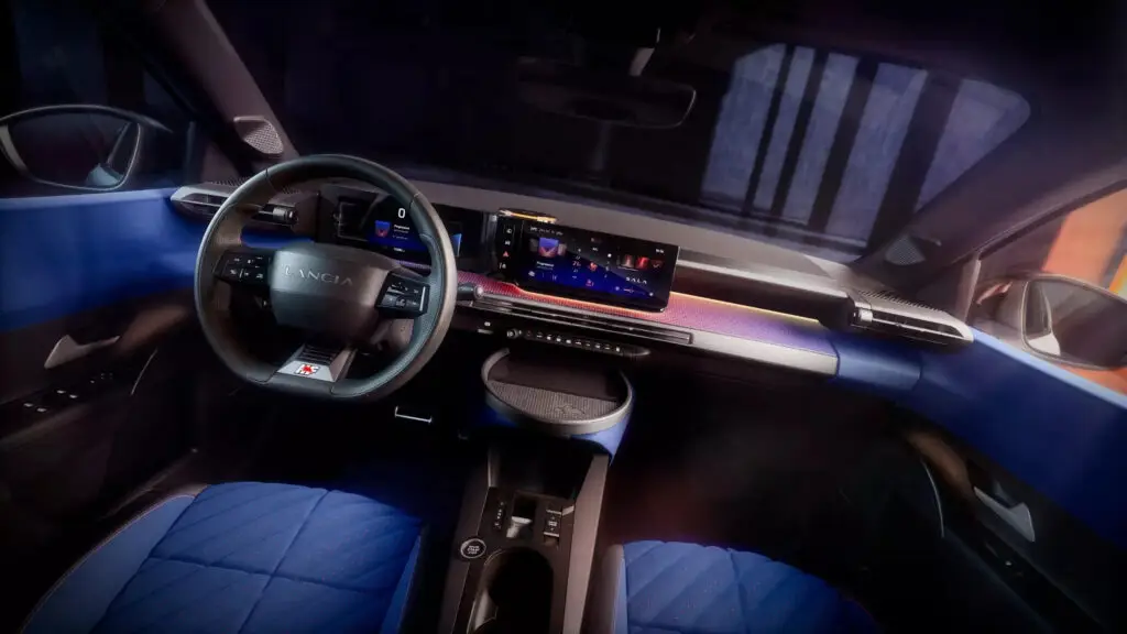 Електрична Lancia Ypsilon отримала спортивну версію HF — photo 3