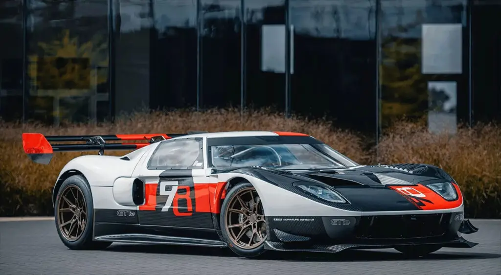 Lynx Motors встановила на DeLorean та Ford GT потужні електромотори — photo 2