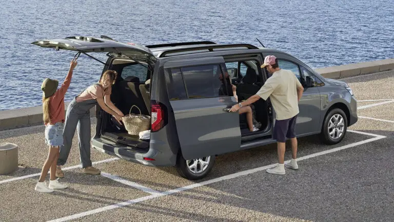 Появился семейный Nissan Evalia, но пока не для нас — photo 8951