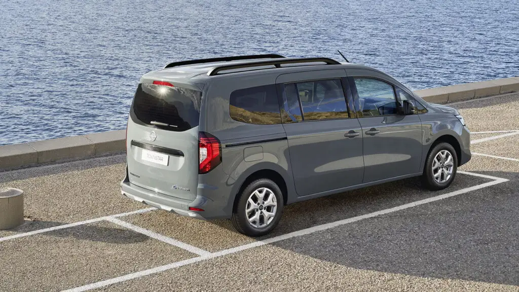 Появился семейный Nissan Evalia, но пока не для нас — photo 2