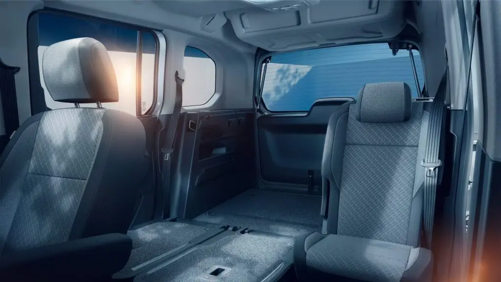 Новий Opel Combo Electric з’явився в українських автосалонах — photo 4