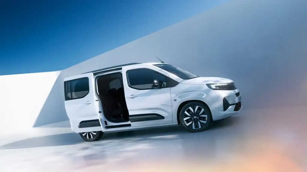 Новий Opel Combo Electric з’явився в українських автосалонах — photo 2