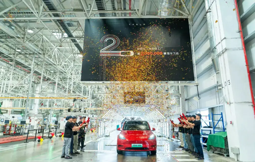Tesla скорочує виробництво Model Y в Китаї — photo 2