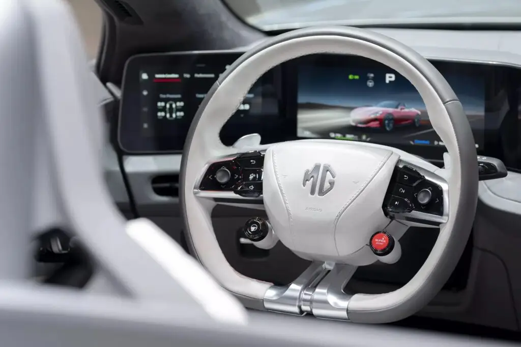 Що б ви обрали: MG Cyberster чи Porsche 718? — photo 3