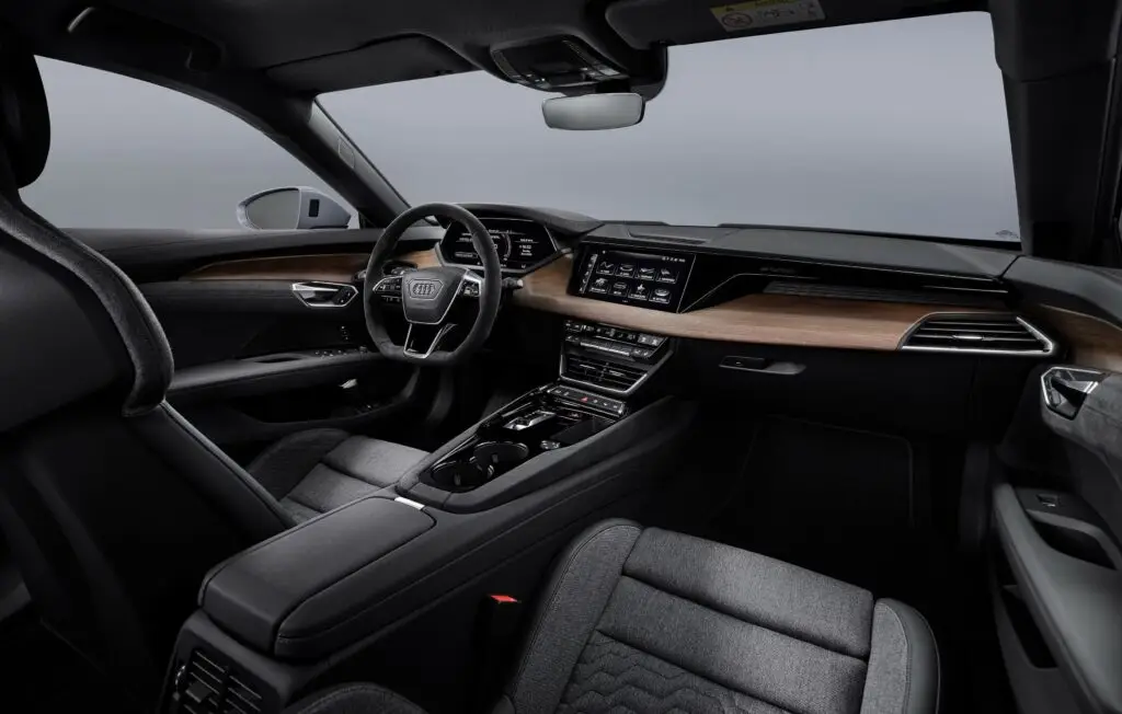 Тест-драйв Audi e-tron GT: електромобіль для супергероя — photo 3