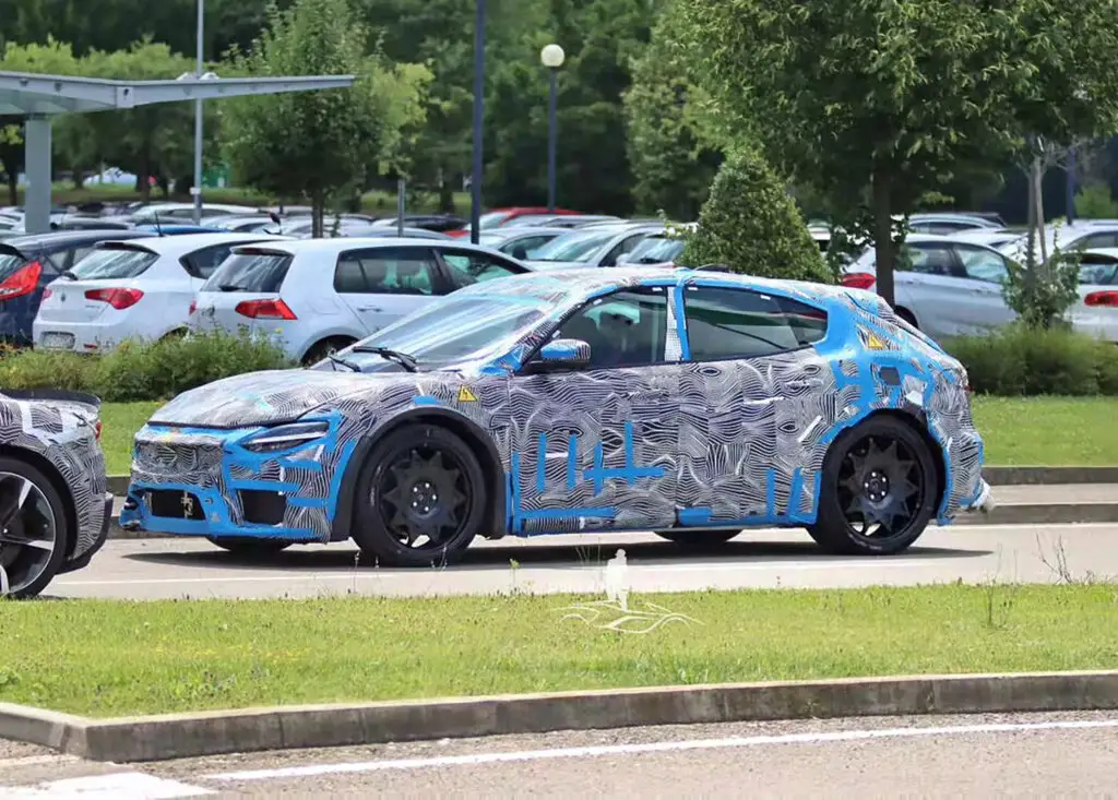 Ferrari тестує в Маранелло свій перший електромобіль — photo 3