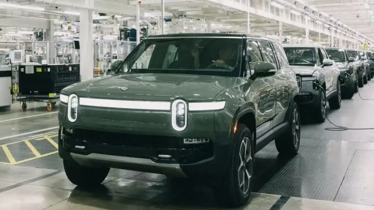 Як Rivian вдалося скоротити витрати на третину? — photo 11460